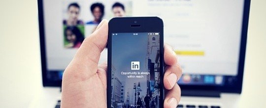 LinkedIn page updates